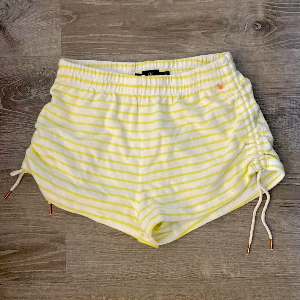 Volcom women’s cute fuzzy shorts, size medium!